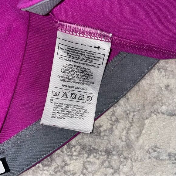 🏷️ 5 for $25 ADIDAS Athletic Tee - Picture 5 of 10